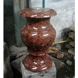 Гранитная ваза №015
