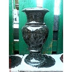 Гранитная ваза №018
