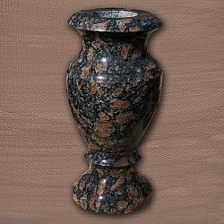 Гранитная ваза №032