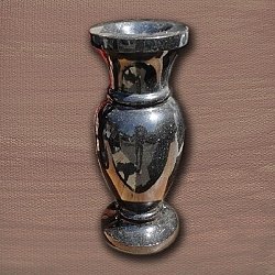 Гранитная ваза №038