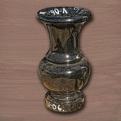 Гранитная ваза №040