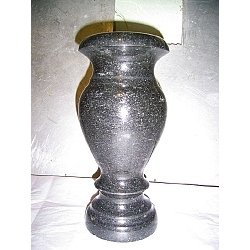 Гранитная ваза №051