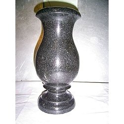 Гранитная ваза №053