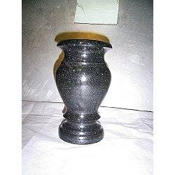 Гранитная ваза №056