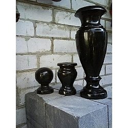 Гранитная ваза №071